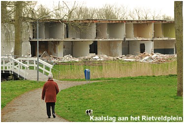 De laatste traditionele "Meenthe"-woningen gaan dezer dagen ook tegen de vlakte.
