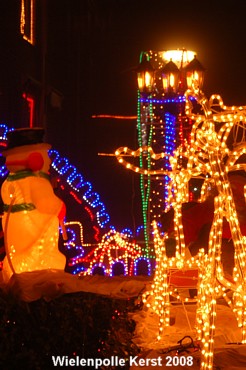 Lichtparadijs in de voortuin - Kerstdorp Wielenpolle