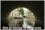 Varen onder de bruggen in Leeuwarden - Deze foto kunt u vergroten